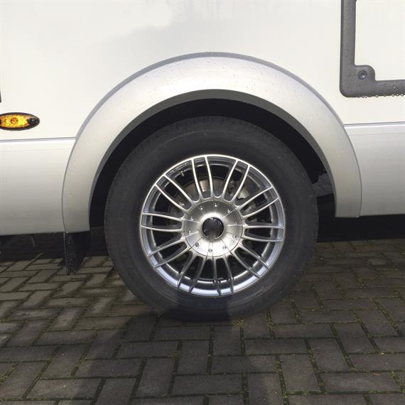 Alufelgen mit den richtigen Reifen bieten Fahrkomfort