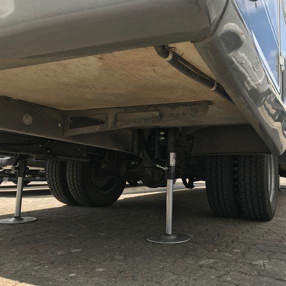 und wieder E+P Hubstützen für einen Sprinter