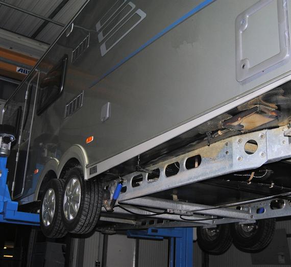 Unterbodenschutz am Caravan erneuert