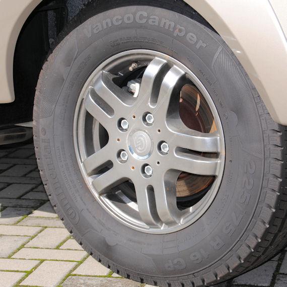 Fiat Ducato mit Alufelgen ausgestattet