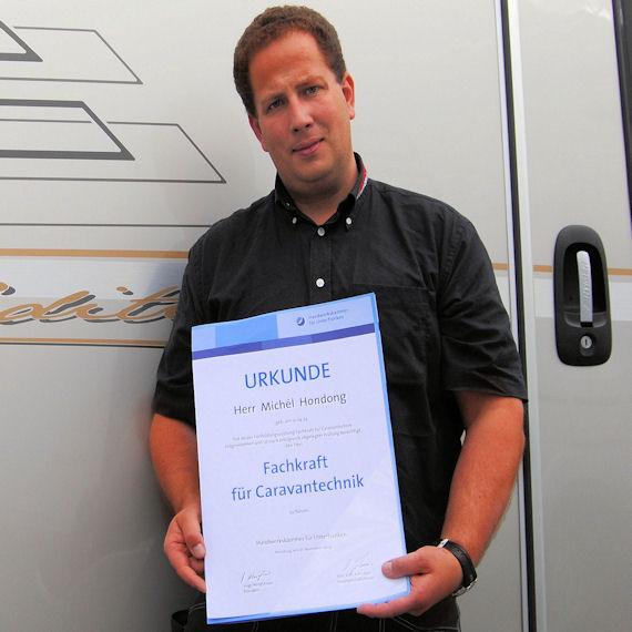 Fachkrakft für Caravantechnik - Auszeichnung vor Fachpublikum