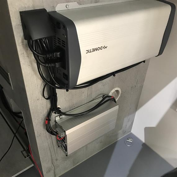 DOMETIC Wechselrichter für La Strada Avanti F